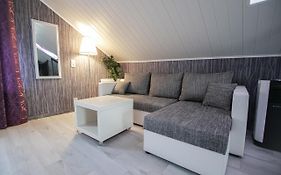Modern mitten in der Stadt und doch sehr ruhig 2 Minuten zu Therme